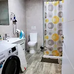 Home-castillo,2 Banos-bathrooms