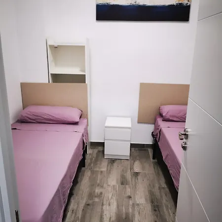Home-castillo -velasco, 2 Banos لقنت